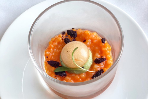 Spitzpaprika als Amuse Bouche.