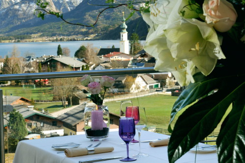 Im »Haus am Hang« mit Blick hinüber zum See treffen See- und Meeresfische harmonisch aufeinander.