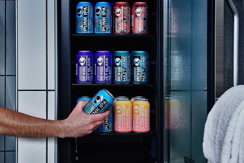 Der Craft Beer-Kühlschrank in der Dusche 