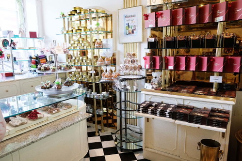 In der Confiserie Rumpelmayer