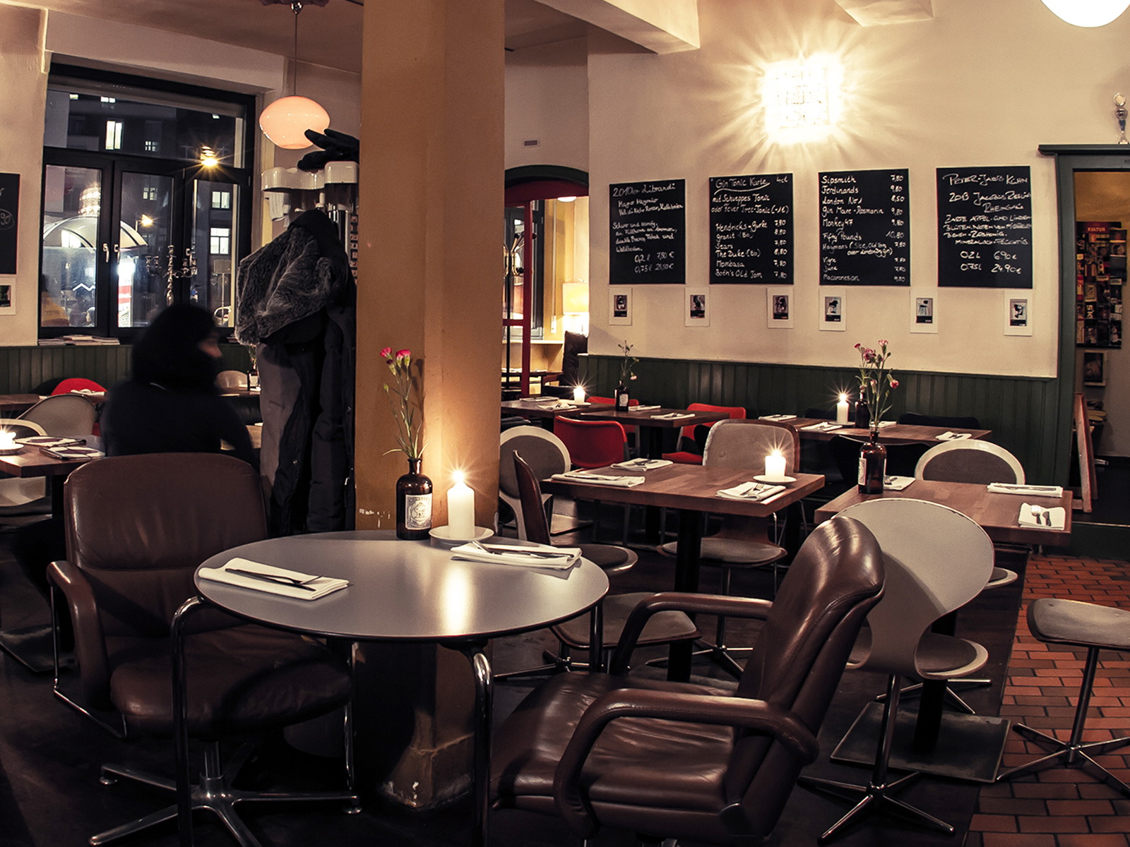 Im »Chairs« ist es nicht ungewöhnlich, dass jemand ins Restaurant kommt und einen Stuhl kaufen will.