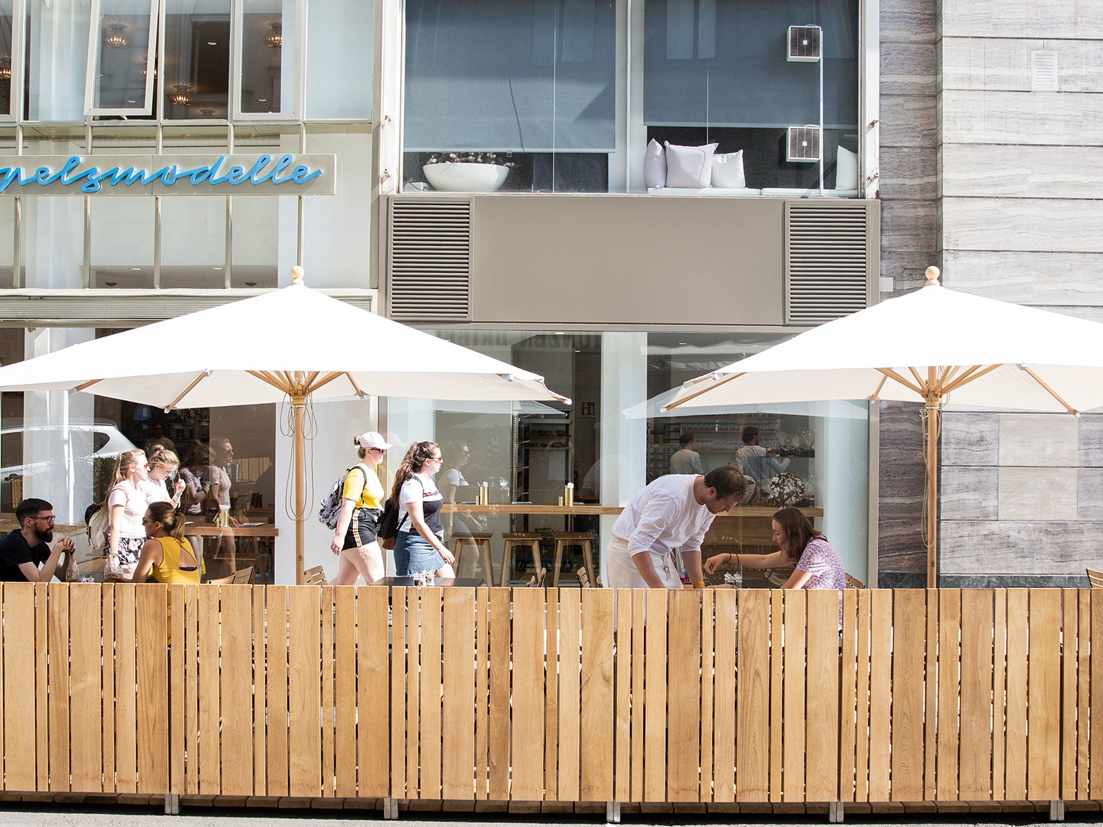 Das erweiterte Bistro mit Gastgarten