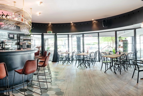 Die »Pavillon Bar &amp; Kitchen« in Lausanne.