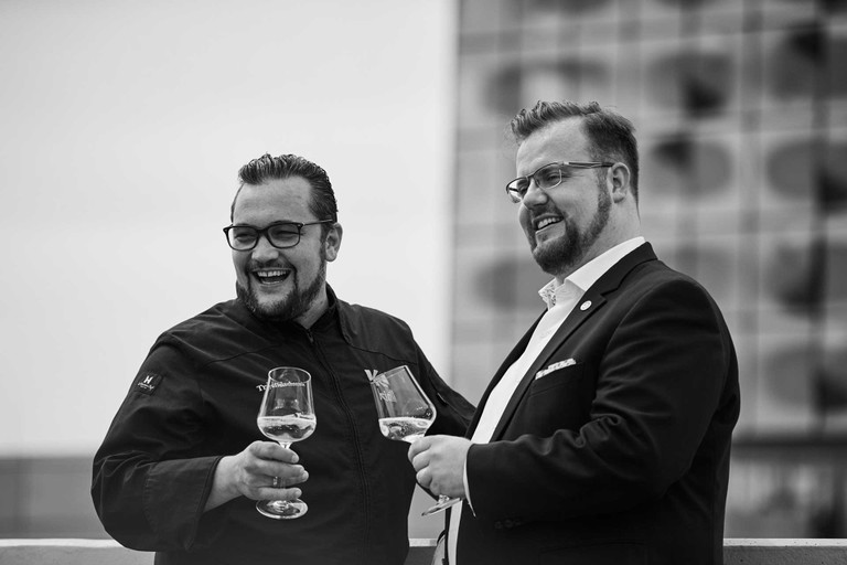 Die Gastgeber: Sternekoch Kirill Kinfelt und Sommelier Maximilian Wilm.