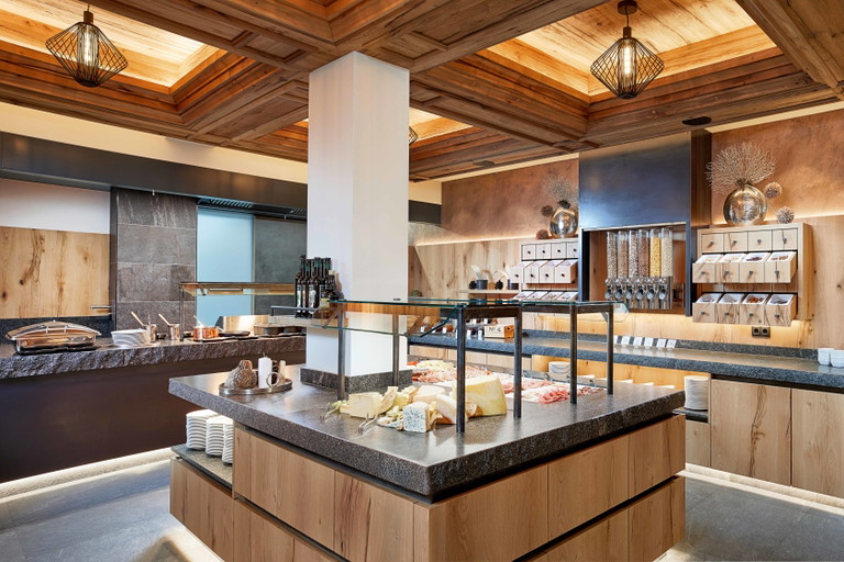 Reichhaltiges Frühstücksbuffet um gestärkt in den Tag zu starten.
