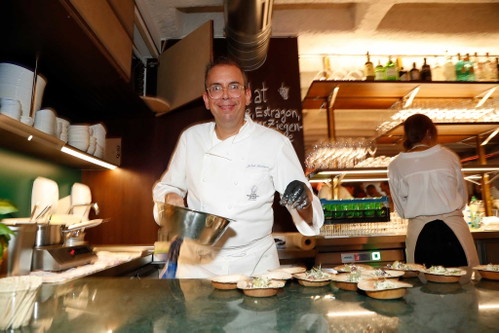 Jakob Stättgen bringt Erfahrungen der Sternegastronomie mit und mag Überraschungen.