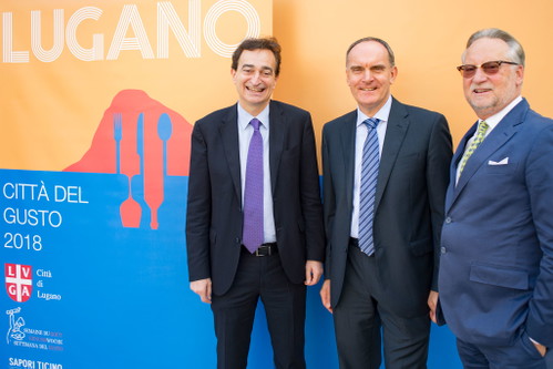 Marco Borradori, der Bürgermeister von Lugano mit Roberto Badaracco, Kultur-Chef der Gemeinde Lugano und Dany Stauffacher, der Vorsitzende des LCDG-Organisationskomitees.