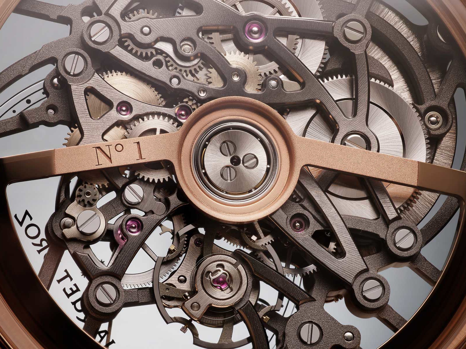 Auch ein schöner Rücken kann entzücken. Der Saphirglasboden zeigt das skelettierte Uhrwerk Jaquet Droz »Grande Seconde Skelet-One« von seiner Rückseite.