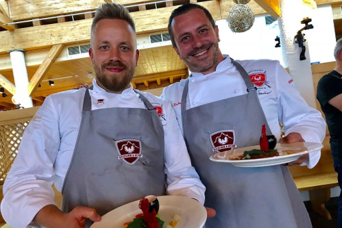 Das Team von Jens Kirchenwitz und Frank Heppner mit dem Rinder Tatar vom Allgäuer Almrind.