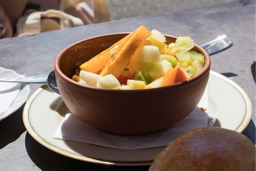 &nbsp;Mit saisonalem Obst wird der Porridge im »tarte &amp; törtchen« serviert.