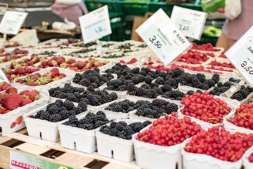 &nbsp;Beeren auf dem Stuttgarter Wochenmarkt am Schillerplatz
