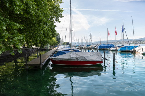 Das Restaurant «Kiosk» liegt am Hafen Riesbach.