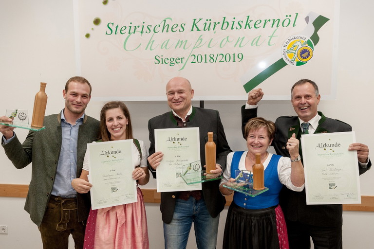 Die TOP 3 platzierten Kürbiskernöl Produzenten von 2018/19.