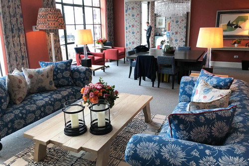 In einer ruhigen Seitenstraße im sonst so quirligen SoHo befindet sich das »Crosby Street Hotel«.