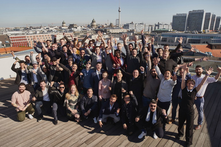 Die 56 Finalisten vor der Entscheidung in Berlin
