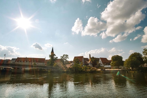 Gemächlich fließt die Donau durch Lauingen