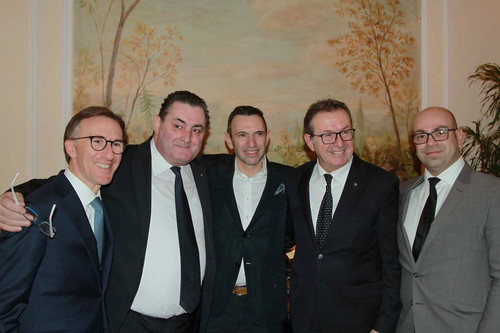 &nbsp;Sommelier-Weltmeister 2013 Paolo Bassi (links), Sommelier Gabriele Speziale (2.v.l.) und Frédéric Panaoitos (Mitte).