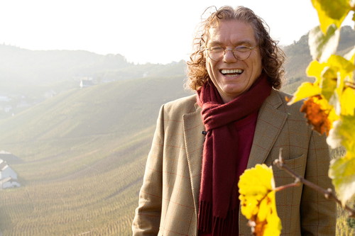 Ernst «Ernie» Loosen begann 2011, aus seinen besten Weinbergen trockene Reserven zu erzeugen: Sie lagern zwei Jahre im Fuder.