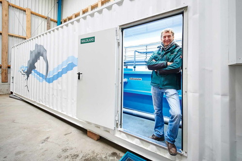 Waldland hat sich auf die Zucht von Edel-Welsen spezialisiert. Der mobile Container kann überall stehen, wo es Wasser und Strom gibt.