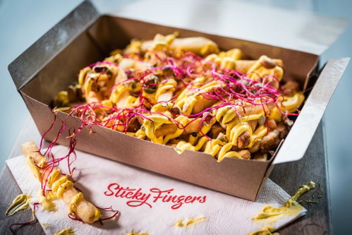 Sticky Fries / Safran Mayo / Wasabi Nüsse