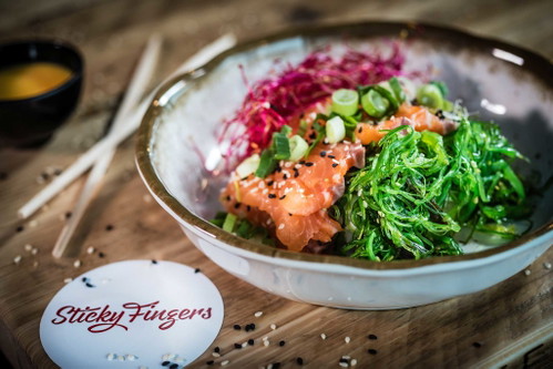 Poke Bowl / Lachs / Reis / Wakame / Avocado