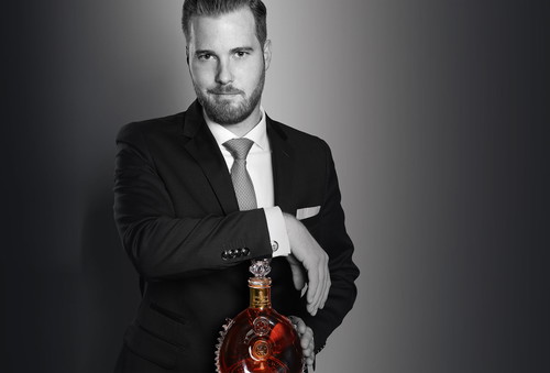 Brand-Ambassador Julian Tröger präsentiert am Arlberg den »Louis XIII«.
