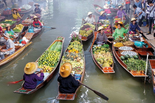 Ein besonderes Erlebnis: Der schwimmende Markt