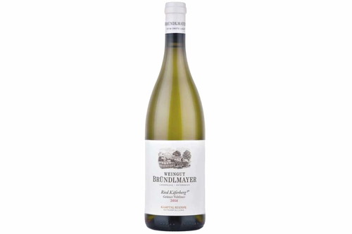 Grüner Veltliner Kamptal DAC Reserve Langenloiser Käferberg 2016 Côtes de ProvenceIn der Nase ausgereift, etwas Maroni und Nougat, rotbeerige Komponenten, am Gaumen satter Schmelz, einladende und charmante Fruchtaspekte, kernige Art, langer, rassiger Nachhall.www.bruendlmayer.at; € 43,–