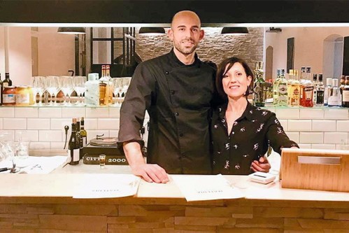 MateriaWie neu interpretierte italienische Küche abseits der klassischen »Mama-Klassiker« geht, zeigen Stefano Patelli und Francesca De Rossi in ihrem Restaurant im 8. Bezirk. Die Weinkarte ist klein aber auch mit »unüblichen« Weinen durchsetzt.Tigergasse 31, 1080 WienDas »Materia« in der Falstaff Datenbank