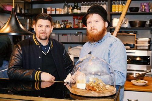 Tim Mälzer und Lukas Mraz.