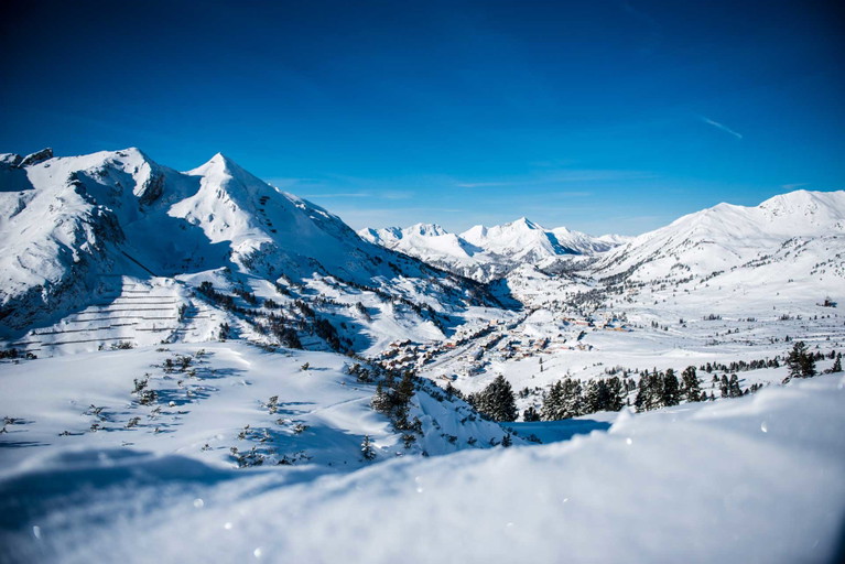 Sonnenskilauf ist in Obertauern besonders im April sehr gefragt.