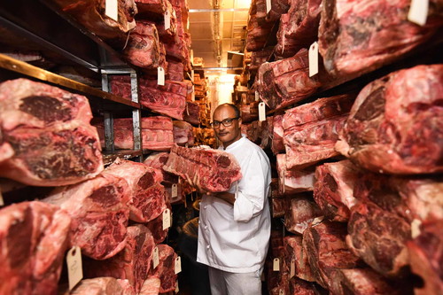 Chef de Cuisine Habteab Hamde und Sommelier Gregory Mayer präsentieren ihre Schätze.