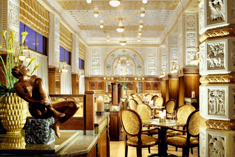 »Café Imperial«: opulenter Rahmen im Nobelhotel an der Ringstraße.