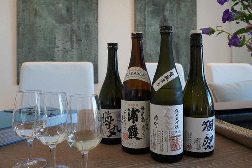 Auswahl aus dem Sake-Sortiment von Charly Iten