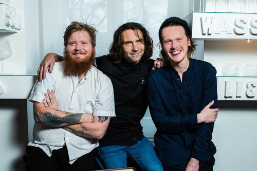 Lukas, Markus und Manuel Mraz: Küche auf Zwei-Sterne-Niveau, die Atmosphäre aber dennoch locker und ungezwungen.