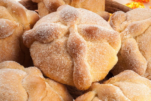»Pan de muertos« – die traditionelle Süßigkeit rund um den »Dia de los muertos«.