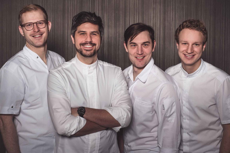 Die Küchencrew: Sebastian Titz, Sven Wassmer, Andy Vorbusch und Benedikt Gerster (v.l.n.r.)