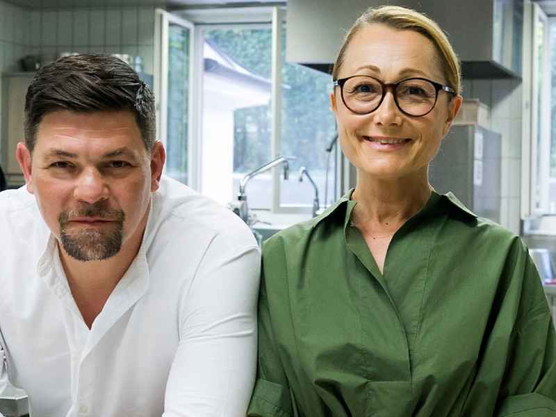 In der neuen Staffel trifft Tim Mälzer auf die Schweizer Spitzenköchin Tanja Grandits.