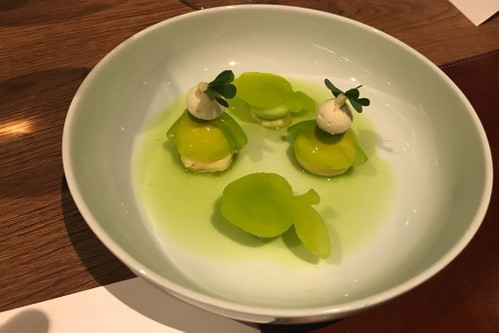 7. Gang (Tim Raue): Pink Lady Apfel, Kokosnuss, Stachelbeere