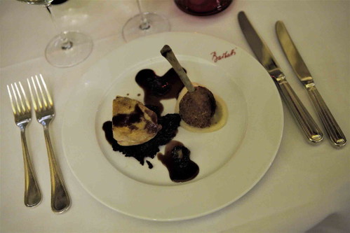 PerlhuhnSelleriepüree, Rotkraut, Brombeeren, Zimt