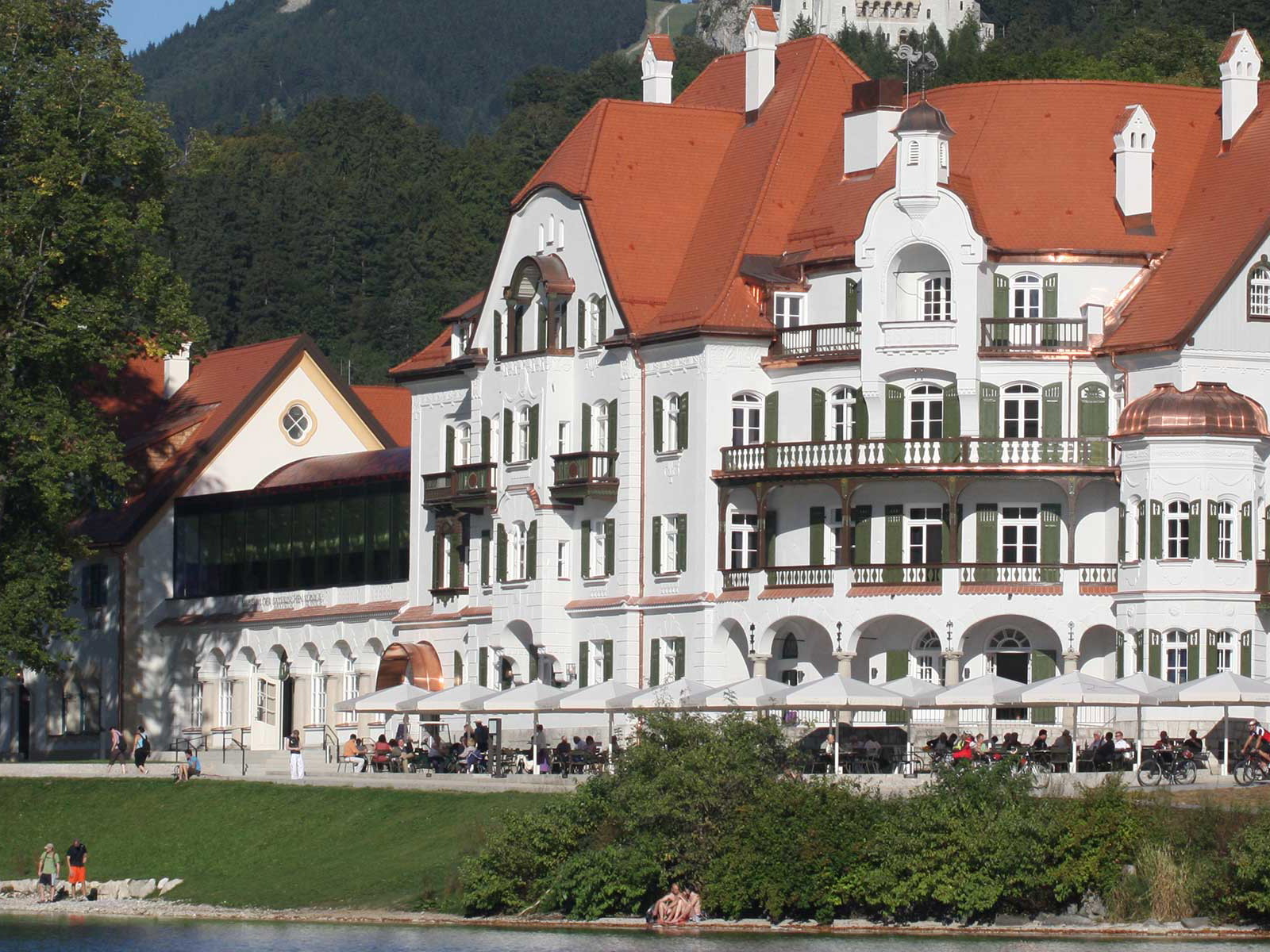 Die »Alpenrose« liegt direkt am Alpsee.