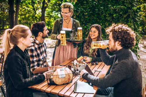 Im Gastgarten sollen bis zu 430 Personen Platz finden.
