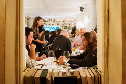 Auf den Tellern des »Mona« verschmelzen europä­ische mit nahöstlichen Einflüssen. Das Lokal ist Teil der aufstrebenden israelischen Foodszene.