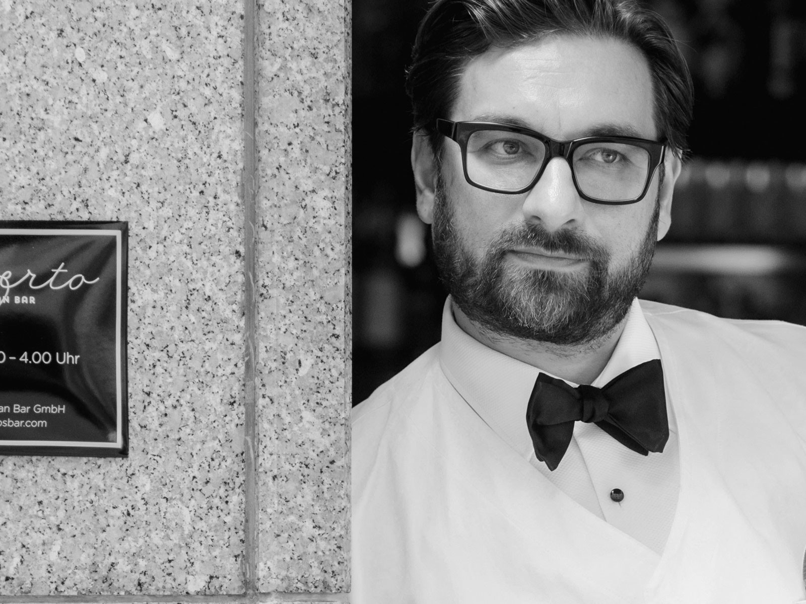 Vollblut-Barmann: Roberto Pavlovic-Hariwijadi ist Chef der »Roberto American Bars« am Bauernmarkt und in der Jasomirgottstraße.