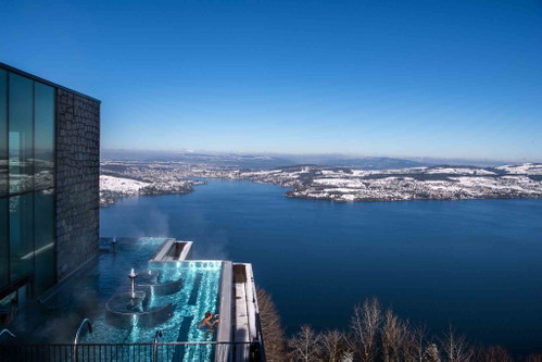 Der Infinity Edge Pool des Alpine Spa im «Bürgenstock Resort»