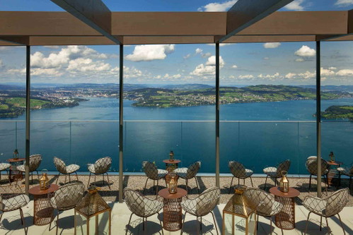 Das «Sharq Oriental Restaurat» bietet einen Ausblick bis nach Luzern