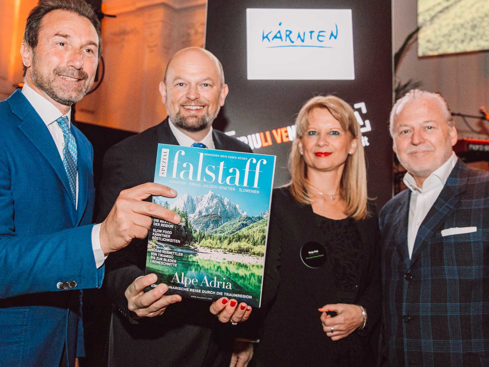 Lucio Gomiero, Christian Kresse, Maja Pak und Wolfgang Rosam präsentieren die neue Falstaff Sonderausgabe.