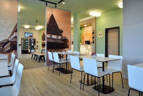 Das Hotel bietet ein Frühstücksbuffet an. 