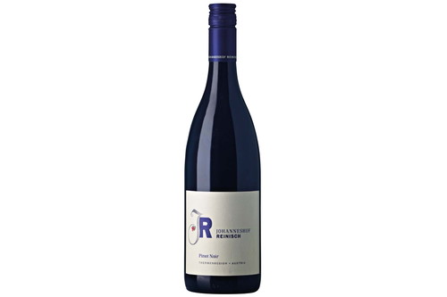 Der limitierte Topwein des Johanneshof Reinisch aus der Ried Kästenbaum kommt von einem kleinen Hochplateau über dem Kalksteinbruch in Gumpoldskirchen.