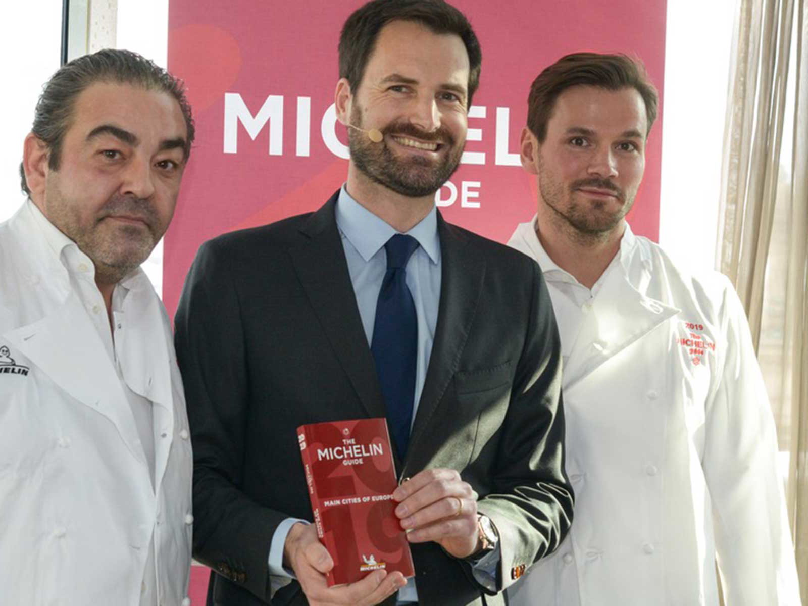 Erster österreichischer 3-Sterner: Juan Amador. Mit Michelin-Chef Gwendal Poullennec und dem frisch gebackenen 1-Sterner Fabian Günzel.